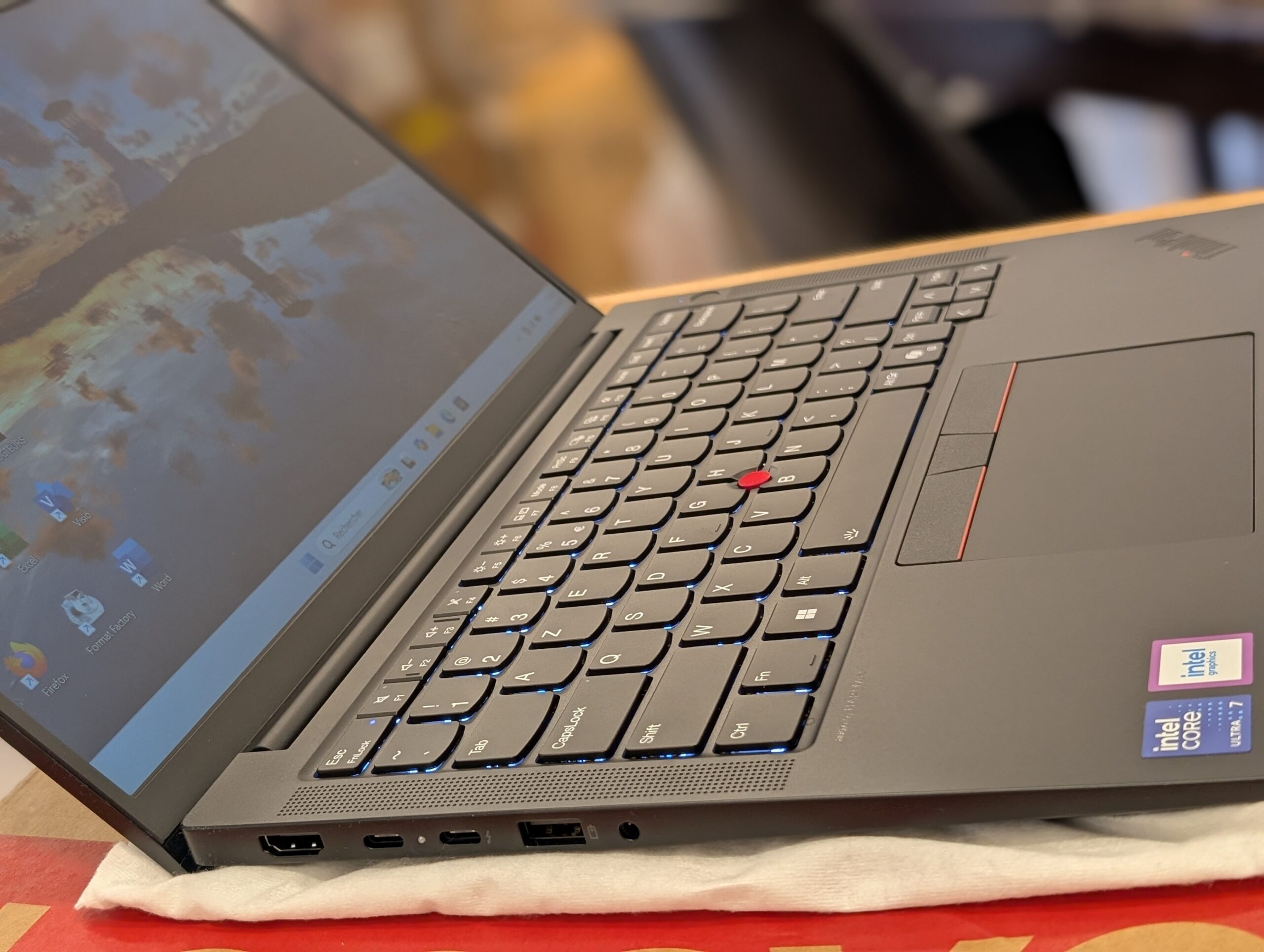 PC Lenovo Thinkpad E14 Gen 7 Intel Core Ultra 7 255H Prix : 750.000fcfa – Image 9