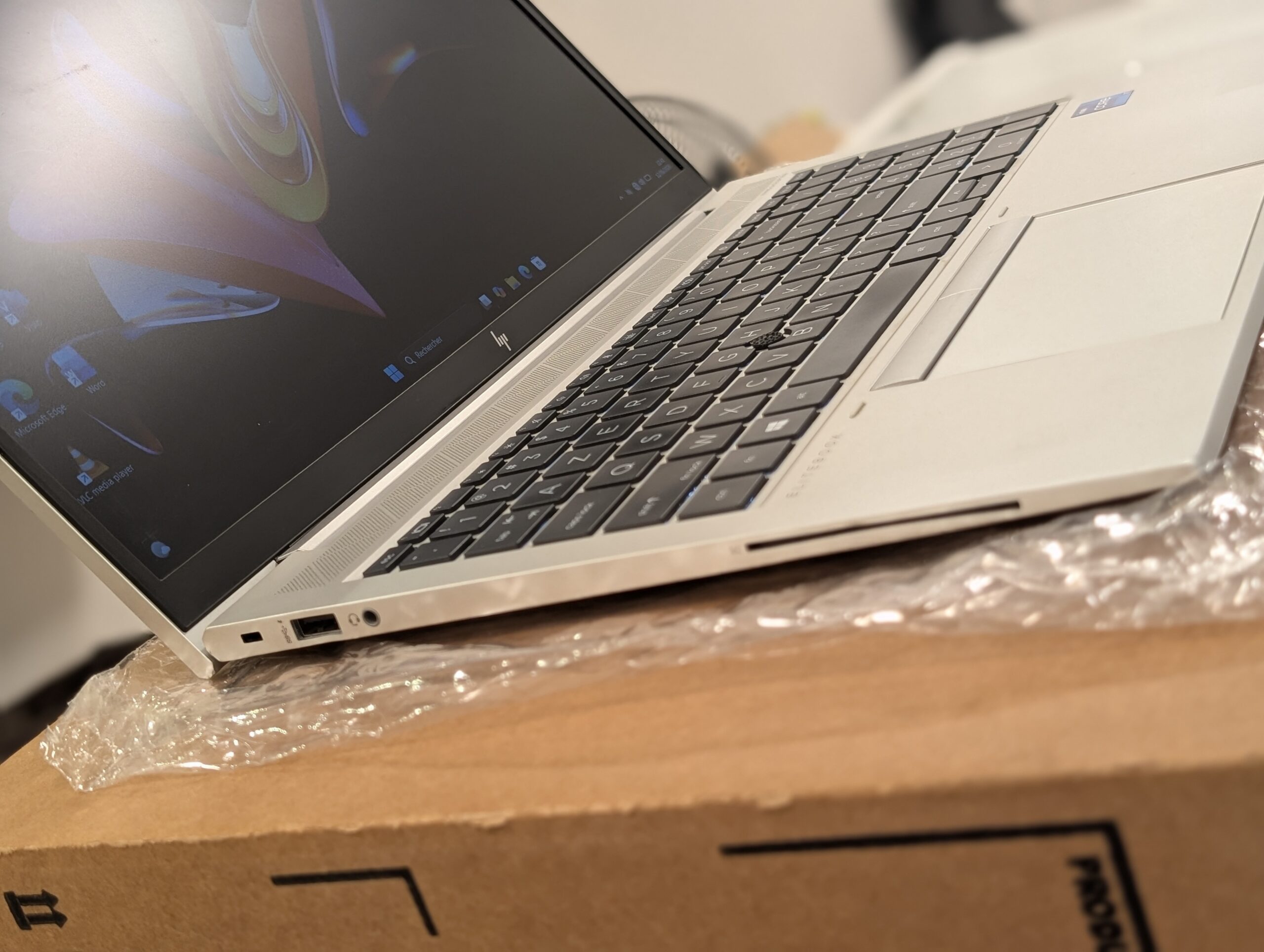 Ordinateur PC HP Elitebook 850 G8 Intel Core i7-1185G7 3.00GHz SSD 512 gb Ram 16gb Prix : 395.000FCFA Benin|Cotonou – Image 24
