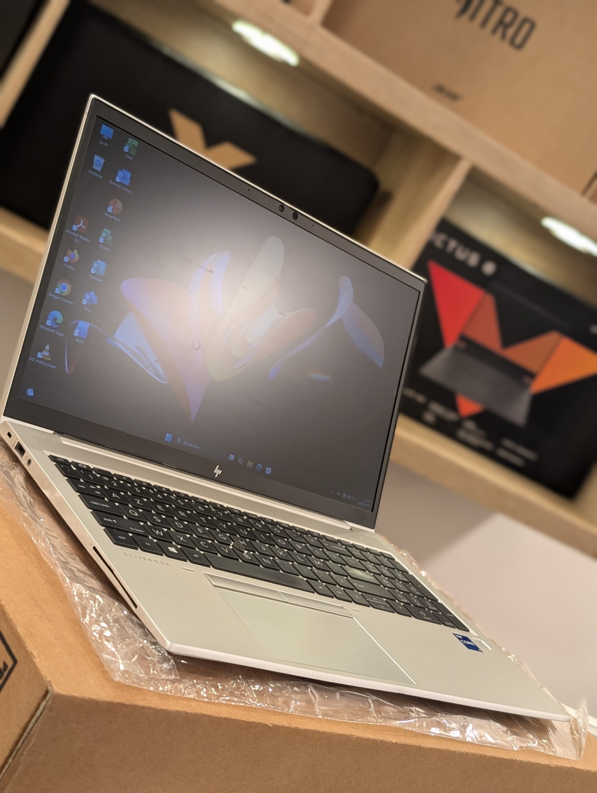 Ordinateur PC HP Elitebook 850 G8 Intel Core i7-1185G7 3.00GHz SSD 512 gb Ram 16gb Prix : 395.000FCFA Benin|Cotonou – Image 34